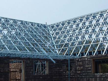Cold formed steel roof construction